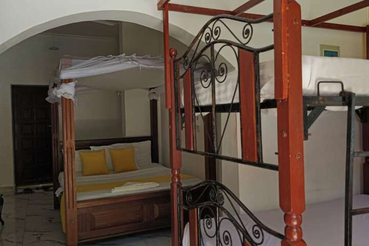Room 28 of 43