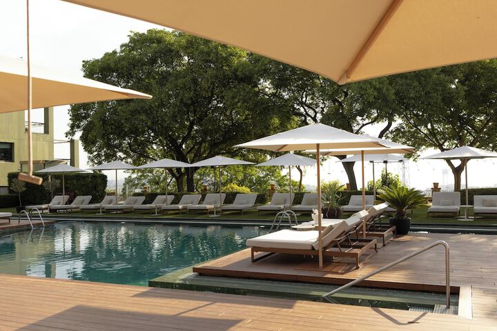 Hotel Pool
