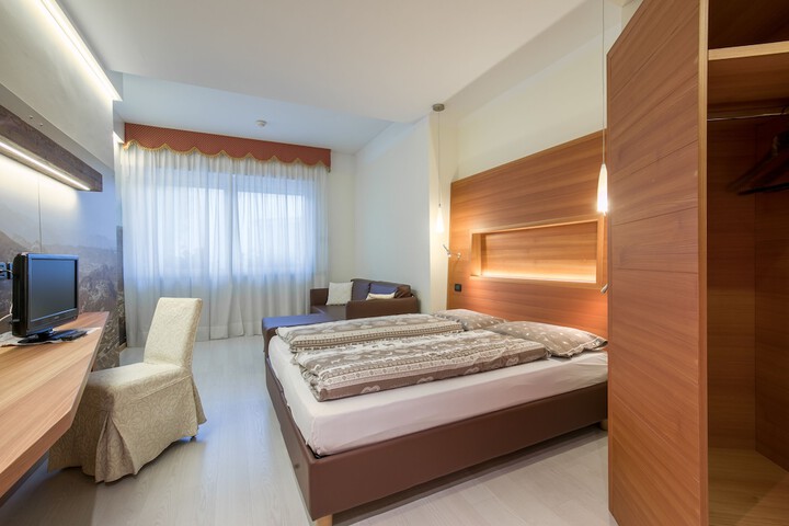 Room 15 of 44