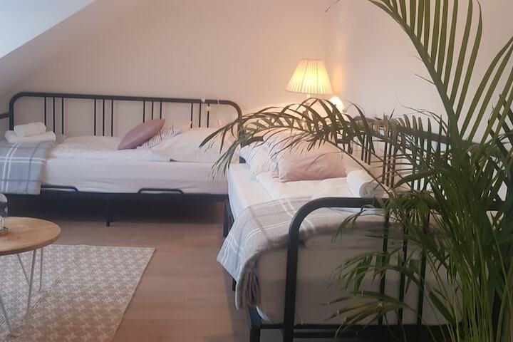 Room 32 of 63