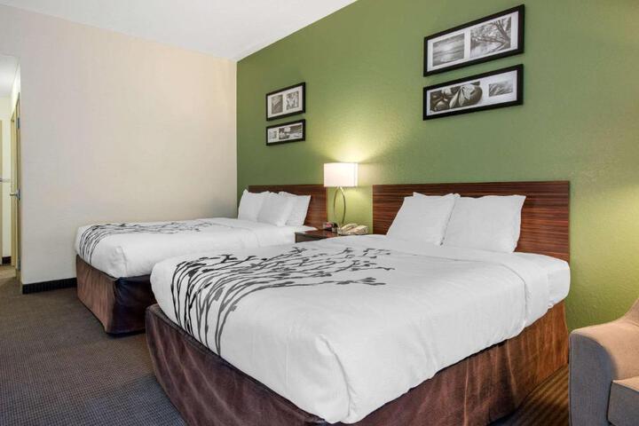 2 Queen Beds (4 of 12)