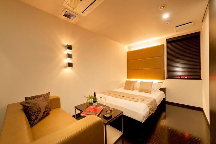 Room 14 of 22