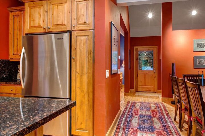 Room 23 of 28