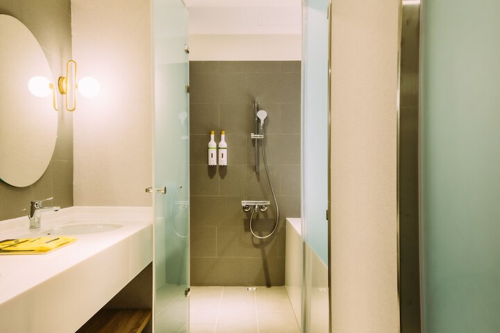 Room 129 of 210
