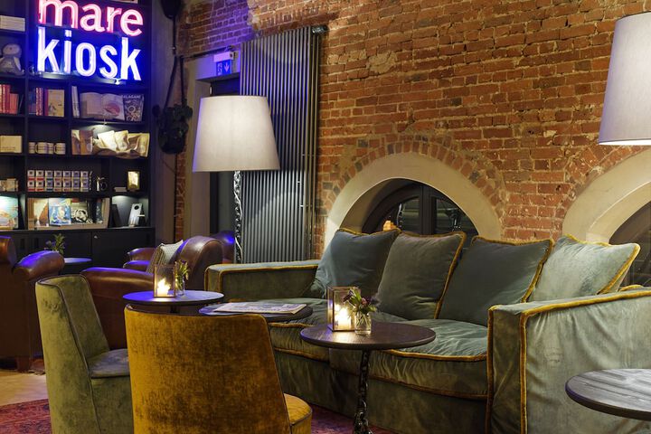 Guest Lobby