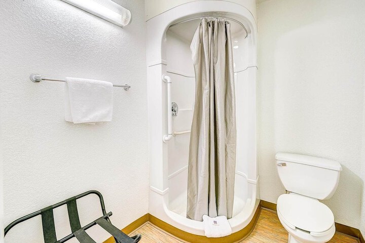 Room 15 of 23