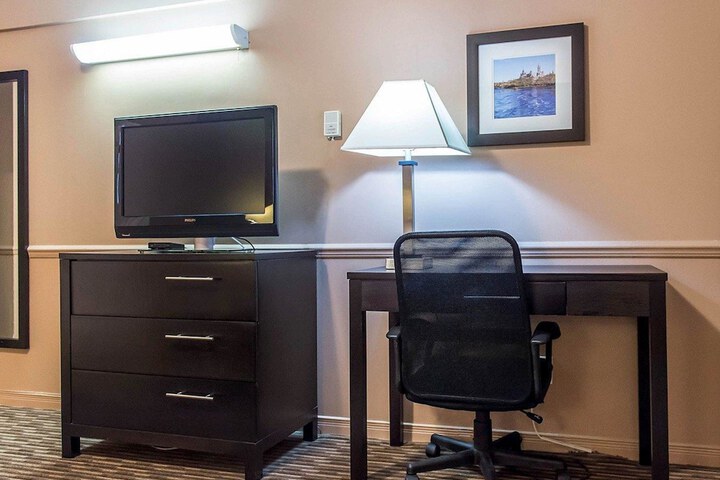 Room 10 of 36
