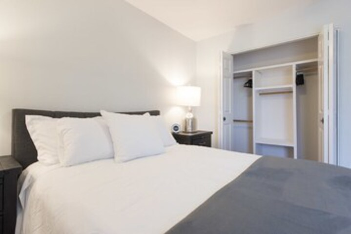 Room 27 of 61