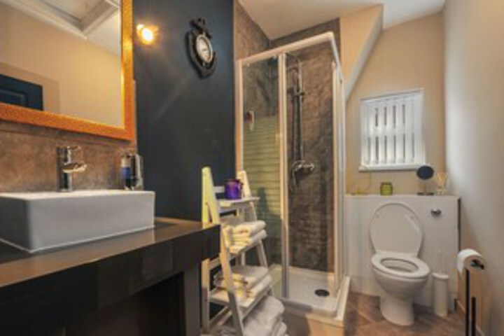 Room 3 of 25