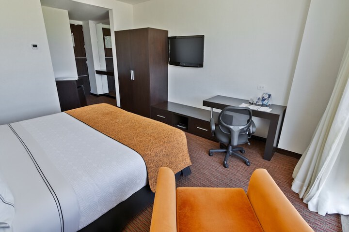 Room 16 of 62