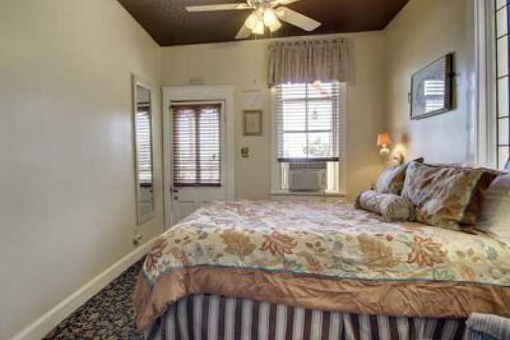 Room 18 of 47