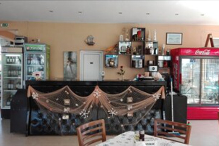 Lounge 2 of 34