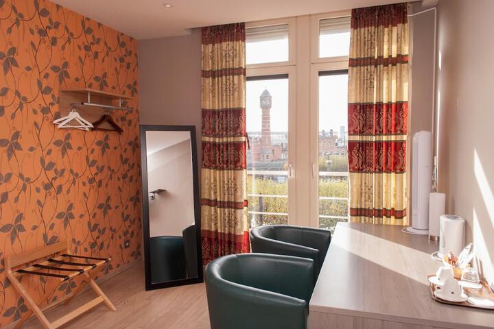 Room 18 of 31