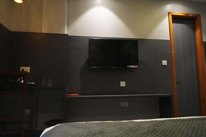 Room 15 of 96