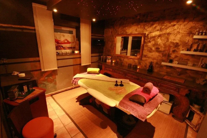 Spa 8 of 11