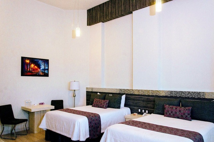 Room 2 of 16