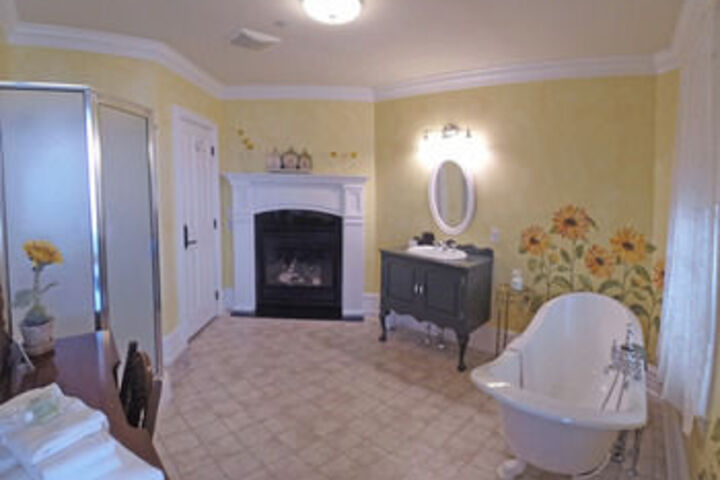 Room 16 of 100