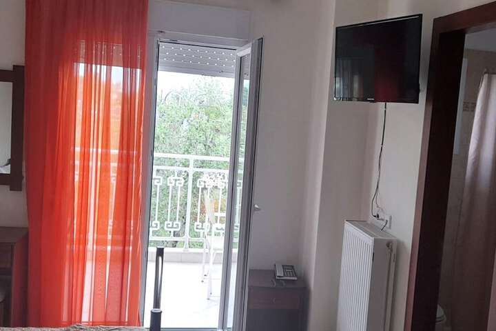 Room 5 of 34