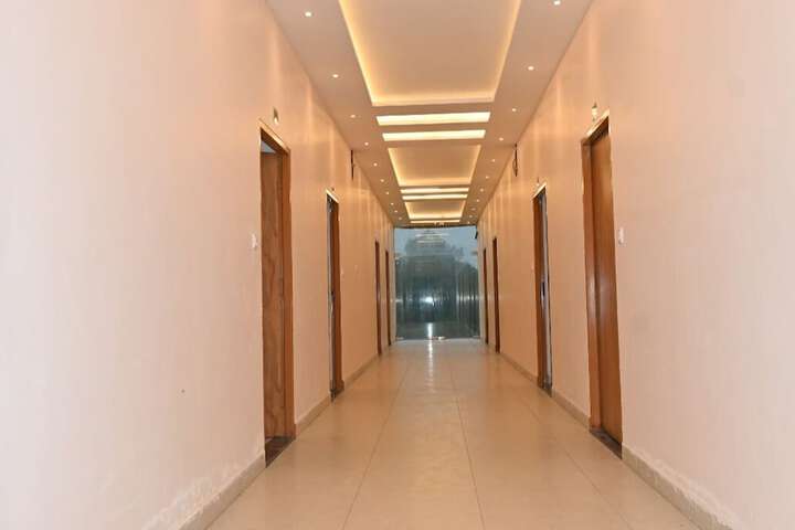 Room 6 of 11