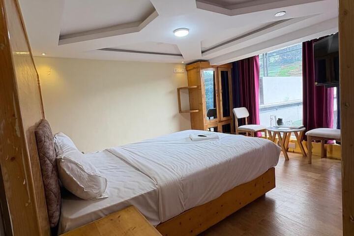 Room 14 of 38