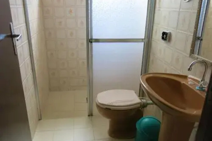 Room 7 of 18