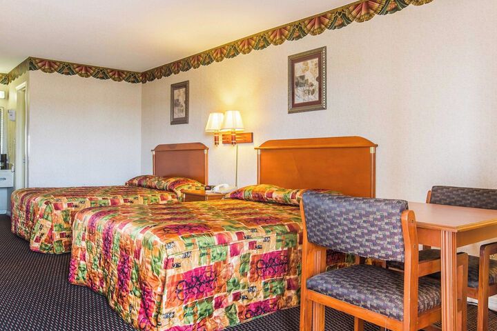 Room 12 of 28