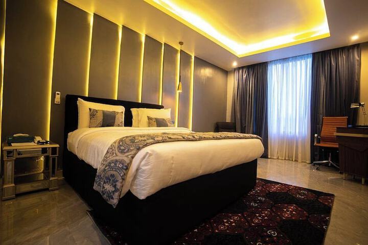 Room 8 of 24
