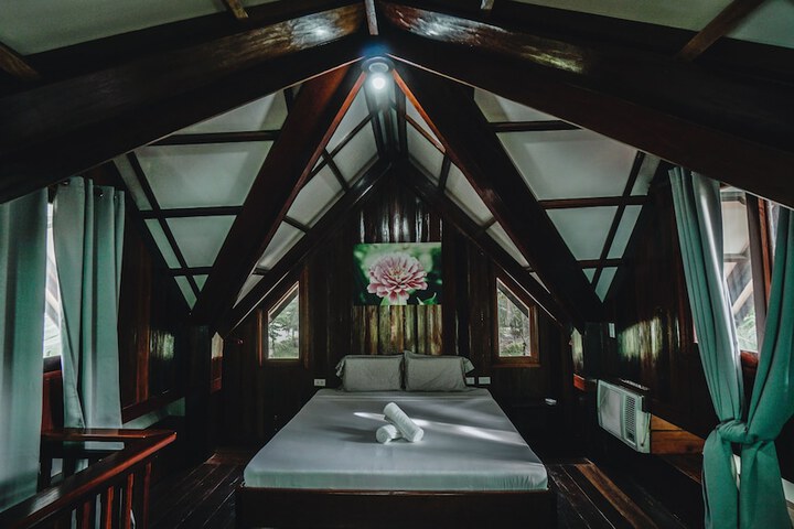 Room 2 of 23