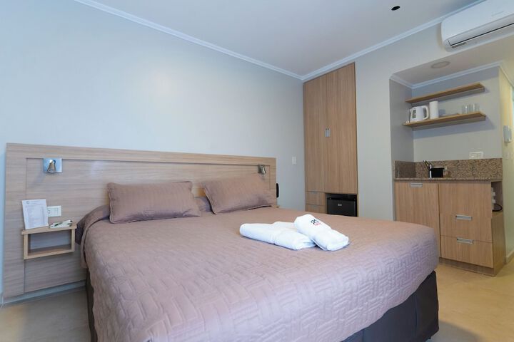 Room 9 of 34