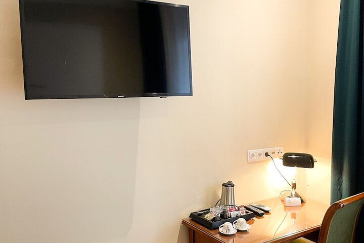 Room 9 of 40
