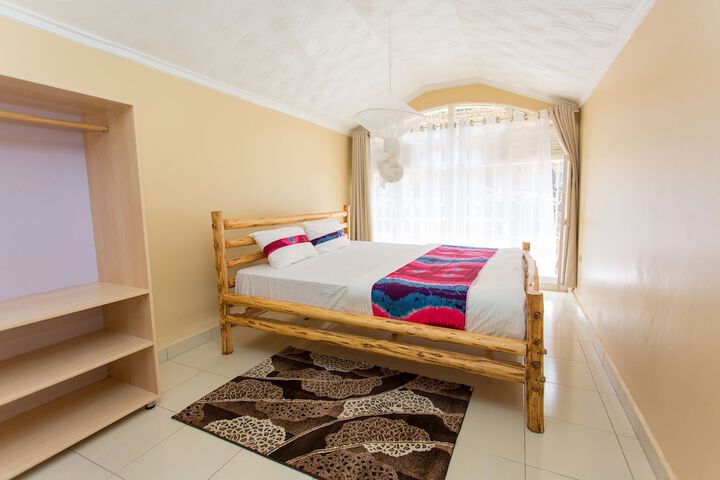 Room 9 of 43