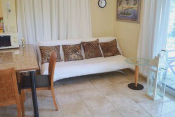 Room 7 of 22