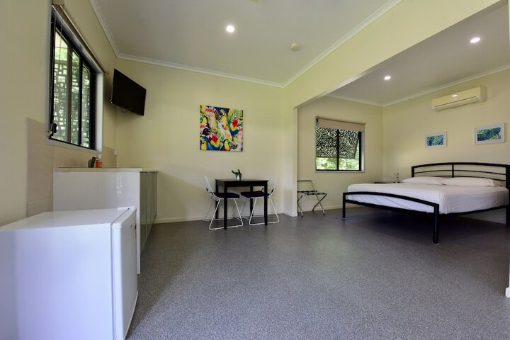 Room 8 of 37