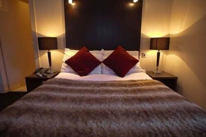 Room 3 of 14