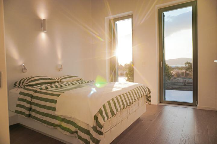 Room 4 of 34