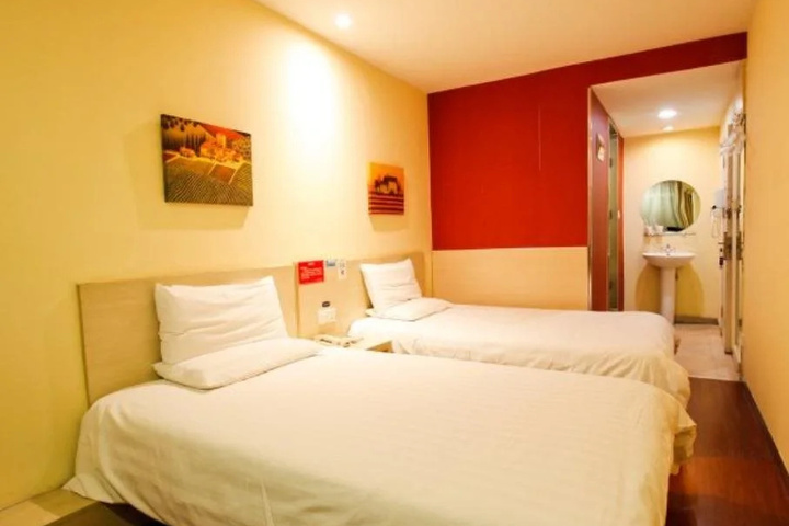 Room 2 of 8