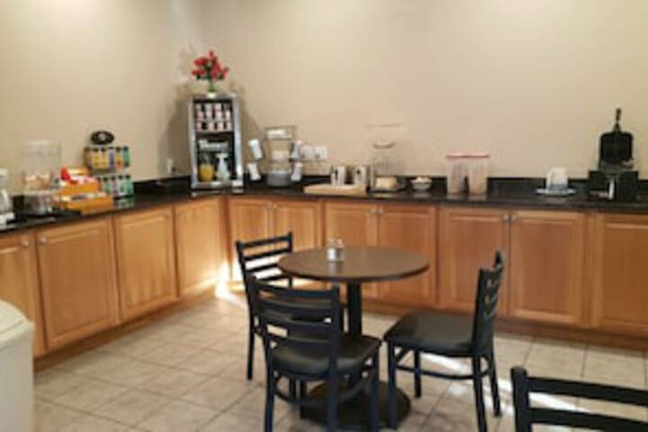 Breakfast area