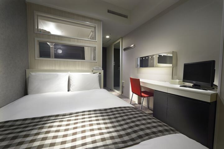 Room 6 of 30