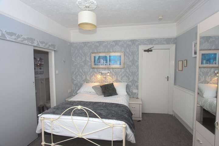 Room 14 of 62