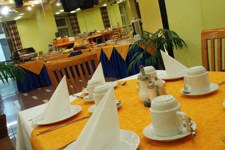 Breakfast area