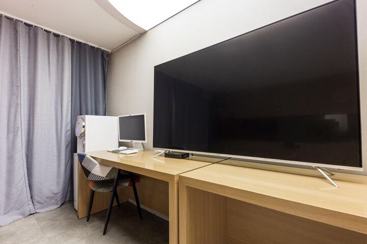 Room 85 of 120