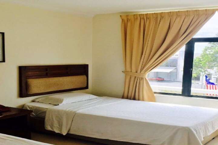 Room 7 of 38