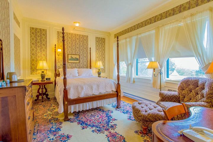 Room 280 of 290