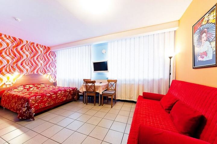 Room 7 of 42