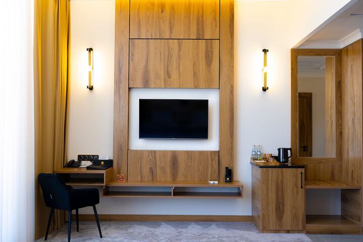 Room 16 of 77