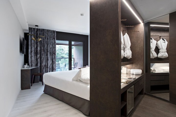 Room 6 of 42