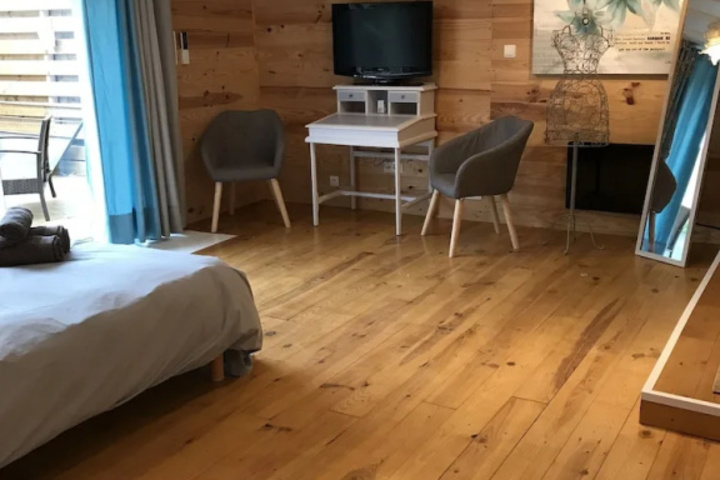 Room 5 of 26