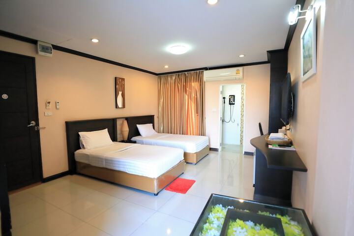Room 9 of 24