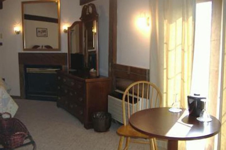 Room 7 of 42