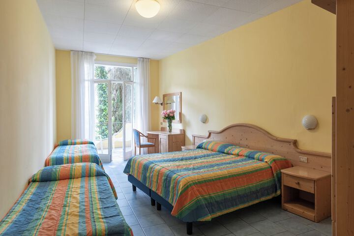 Room 9 of 35